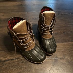 Madden girl duck boots